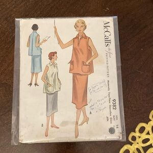 MCM Pattern W Stand For Display